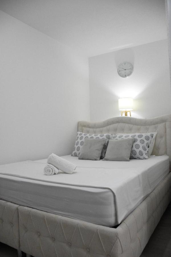 The White Apartment Mostar Exterior photo