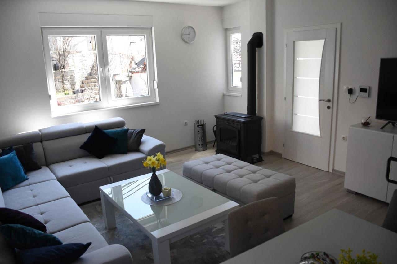 The White Apartment Mostar Exterior photo