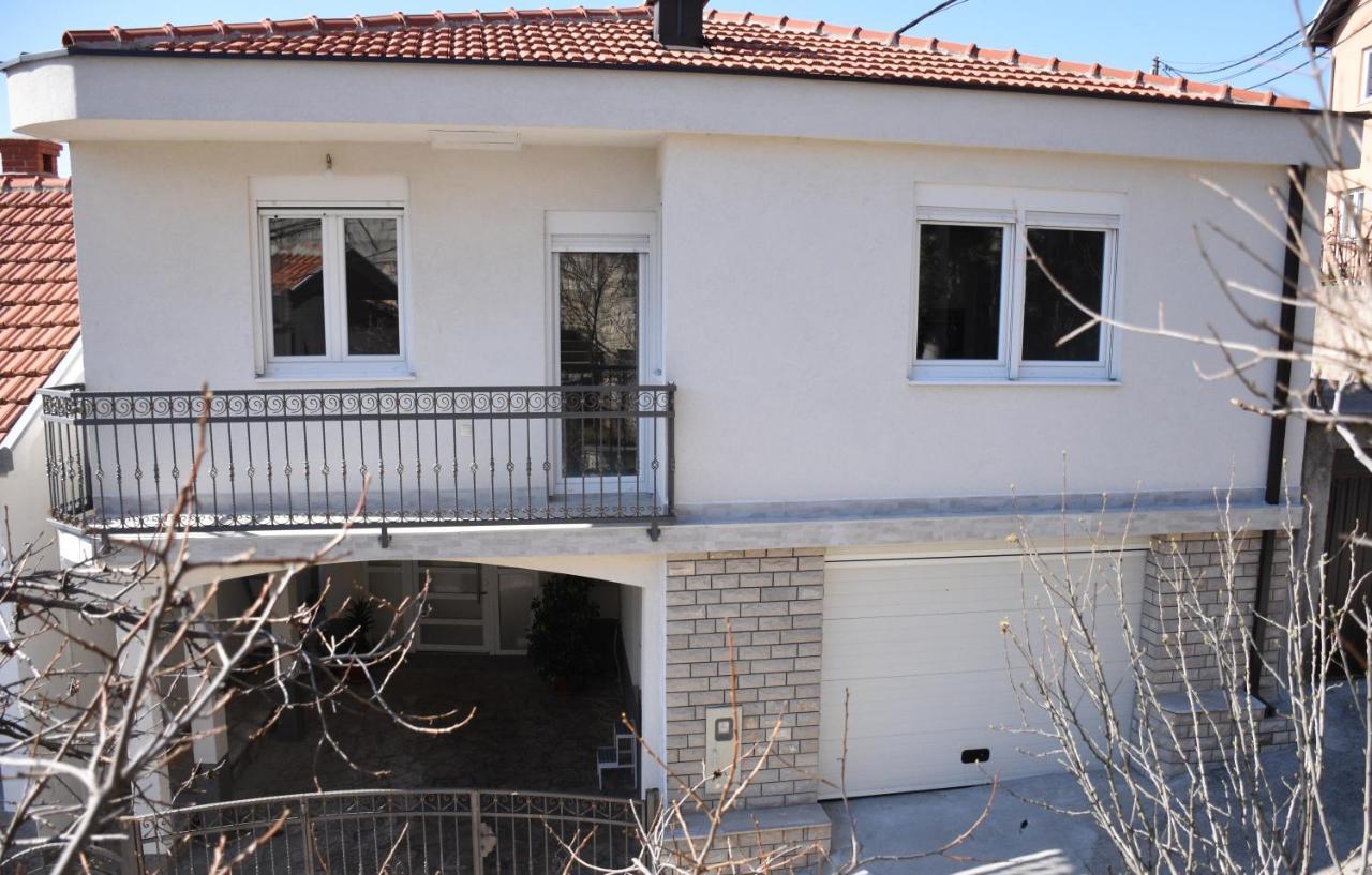 The White Apartment Mostar Exterior photo